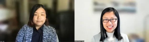 视频通话中两名女性的特写,左侧女性表情平静,右侧女性戴眼镜并开心地笑着。
